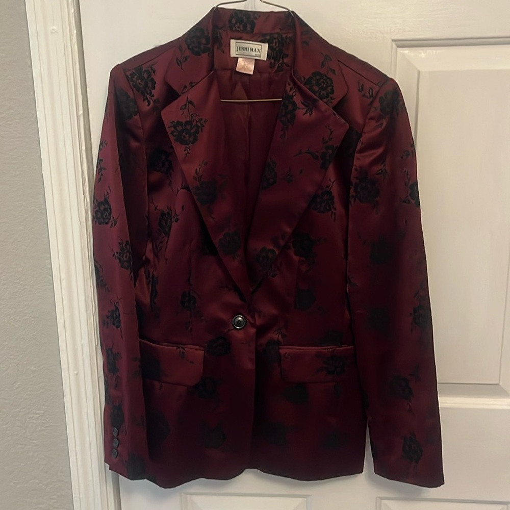 Burgundy blazer size 8 from Jennimax